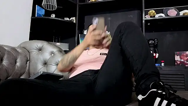 Snapshot of matteosantos chatting on 04.27.26 matteosantos online show from 04.27.26