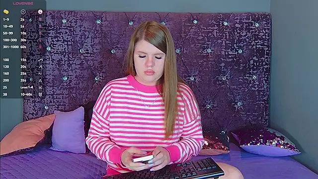 NoraBigAss online show from 12.04.24