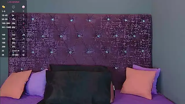 NoraBigAss online show from 12.12.24