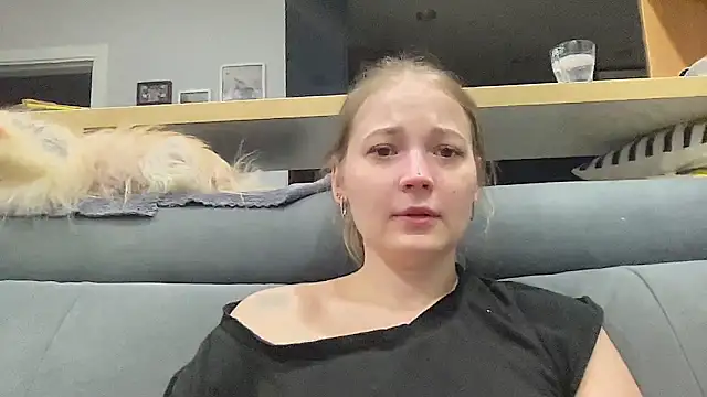 Snapshot of CharmingSarah chatting on 04.08.26 CharmingSarah online show from 04.08.26