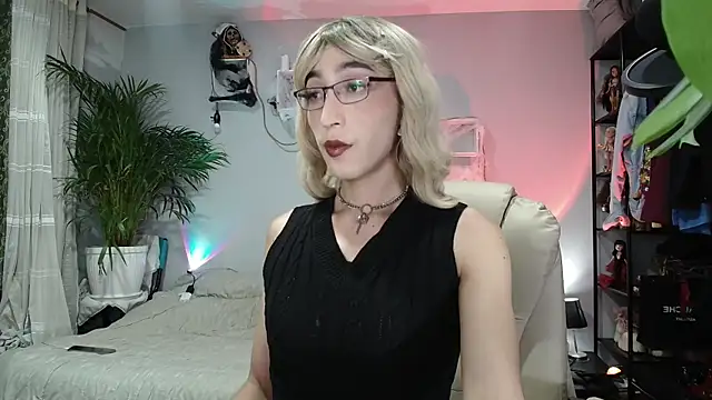 NicoleCortez online show from 10.26.25