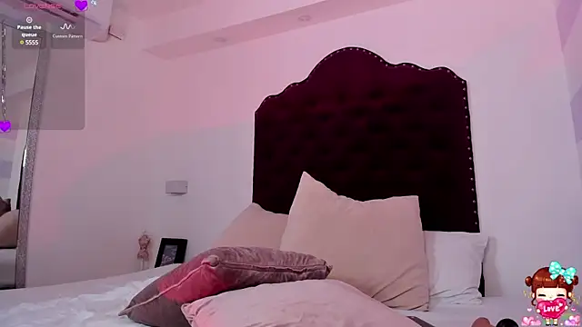 Snapshot of lucyycy chatting on 02.15.25 lucyycy online show from 02.15.25