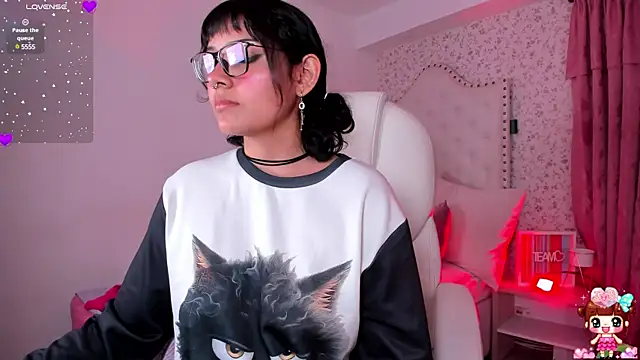 Snapshot of lucyycy chatting on 02.26.25 lucyycy online show from 02.26.25