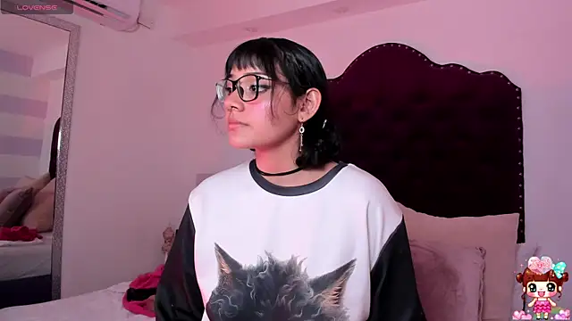 Snapshot of lucyycy chatting on 02.27.25 lucyycy online show from 02.27.25