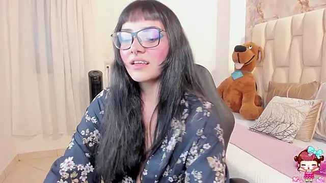 Snapshot of lucyycy chatting on 11.04.25 lucyycy online show from 11.04.25