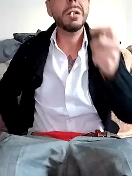 LoGaNfree88 online show from 01.01.25