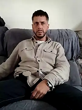 LoGaNfree88 online show from 01.08.25