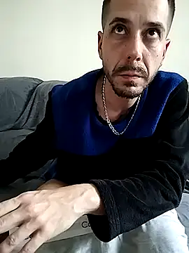 LoGaNfree88 online show from 02.18.25