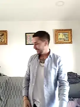 LoGaNfree88 online show from 03.01.25