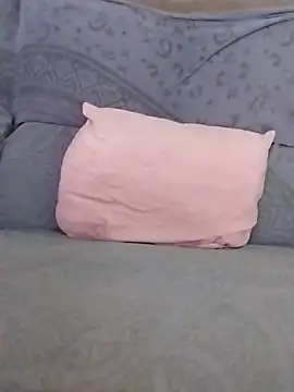 LoGaNfree88 online show from 10.21.25