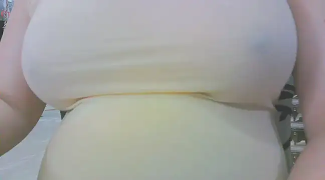 Snapshot of keepmepregnantT chatting on 02.13.25 keepmepregnantT online show from 02.13.25