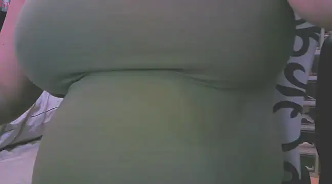 Snapshot of keepmepregnantT chatting on 03.20.25 keepmepregnantT online show from 03.20.25