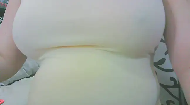 Snapshot of keepmepregnantT chatting on 03.21.25 keepmepregnantT online show from 03.21.25