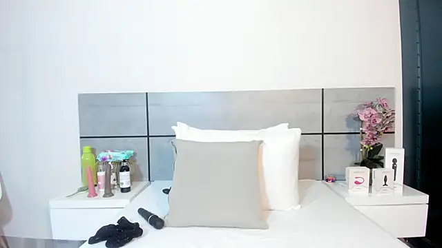 EmmaSmith2 online show from 01.14.26