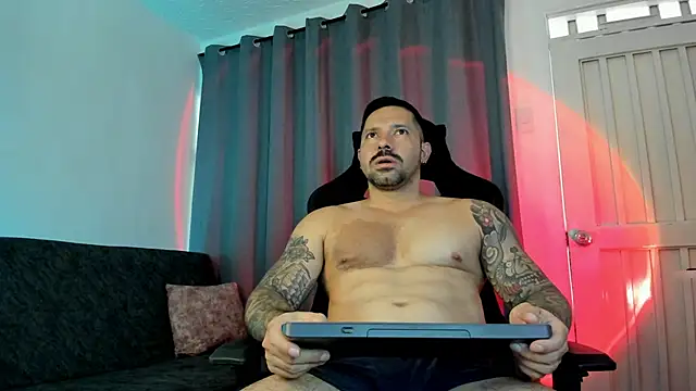 Snapshot of Pierre_Vidal chatting on 10.16.25 Pierre Vidal online show from 10.16.25