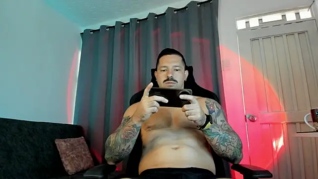 Snapshot of Pierre_Vidal chatting on 10.19.25 Pierre Vidal online show from 10.19.25