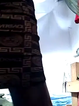 Snapshot of shape30 chatting on 12.23.24 shape30 online show from 12.23.24