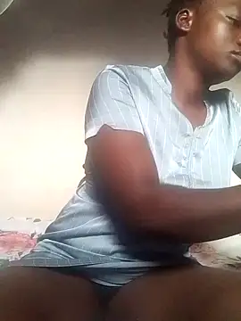 Snapshot of shape30 chatting on 02.05.25 shape30 online show from 02.05.25