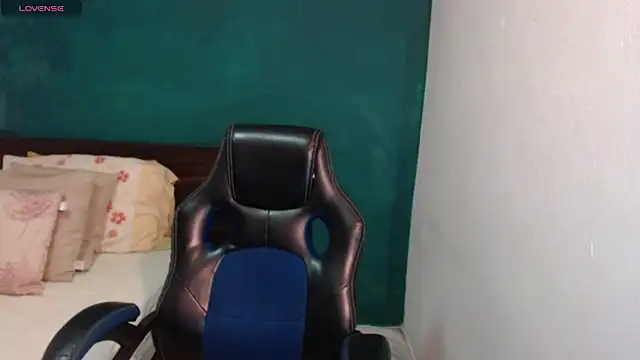Snapshot of scaelettdubois chatting on 07.19.26 scaelettdubois online show from 07.19.26