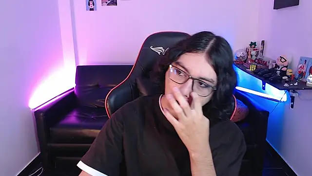 malik harrison   online show from 02.04.25