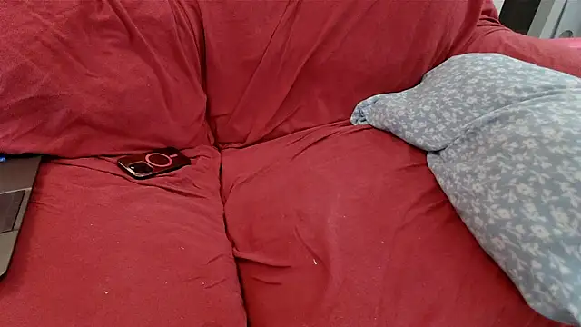 Snapshot of EmoDream1998 chatting on 03.19.25 EmoDream1998 online show from 03.19.25