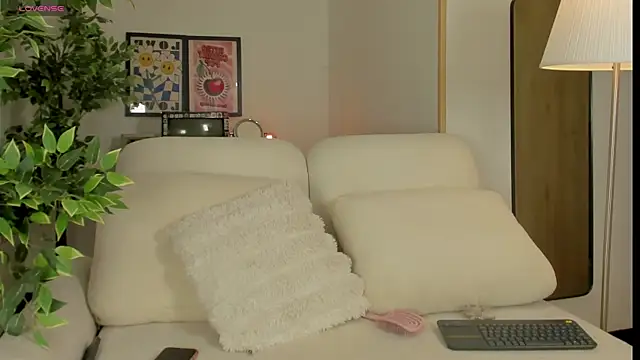 im anie online show from 06.26.26