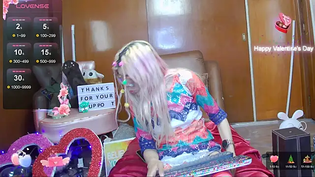Skinygirl online show from 12.03.24