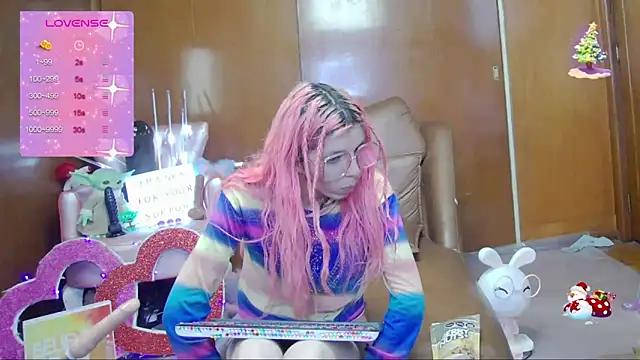 Skinygirl online show from 09.18.25