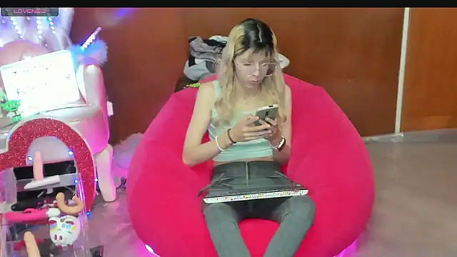 Skinygirl online show from 04.08.26