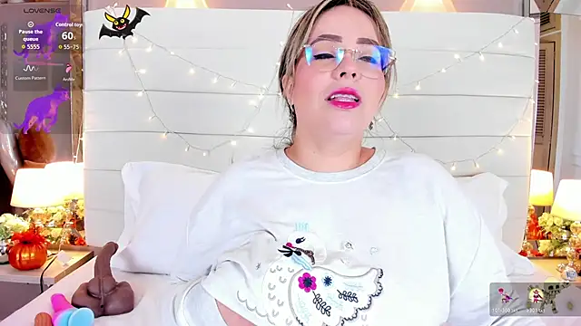 Charlotte93  online show from 11.05.25