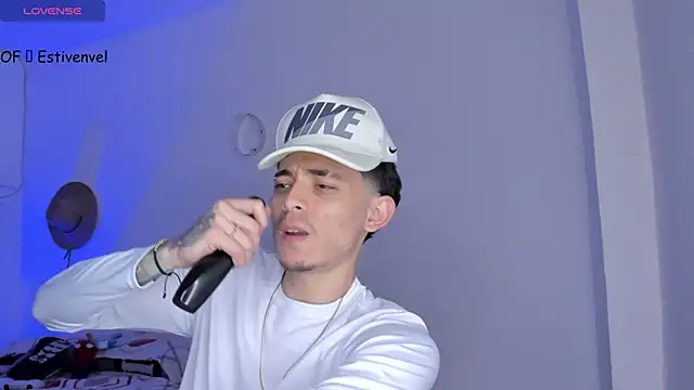 Snapshot of steve_latin chatting on 02.27.25 steve latin online show from 02.27.25