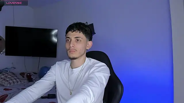 Snapshot of steve_latin chatting on 09.22.25 steve latin online show from 09.22.25