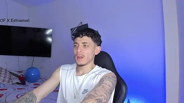 Snapshot of steve_latin chatting on 09.23.25 steve latin online show from 09.23.25