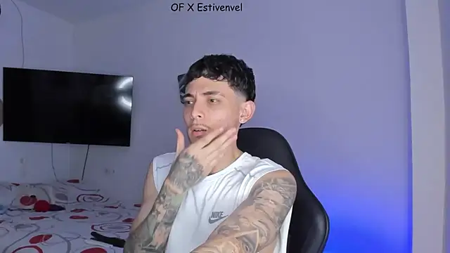 Snapshot of steve_latin chatting on 09.26.25 steve latin online show from 09.26.25