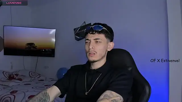 Snapshot of steve_latin chatting on 10.02.25 steve latin online show from 10.02.25