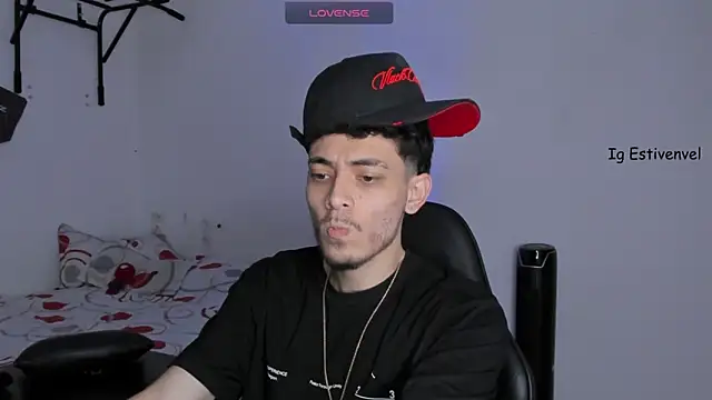 Snapshot of steve_latin chatting on 10.24.25 steve latin online show from 10.24.25