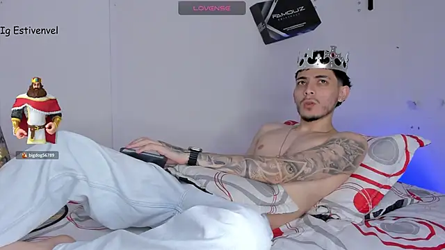 Snapshot of steve_latin chatting on 10.30.25 steve latin online show from 10.30.25