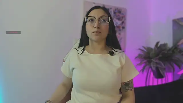 lucy neil online show from 11.21.25