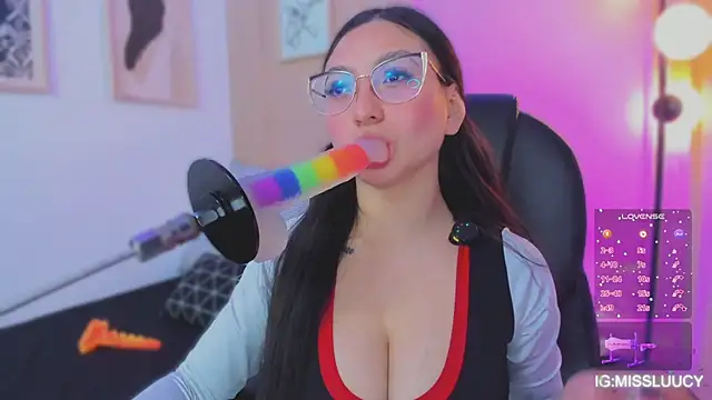 lucy neil online show from 04.09.26