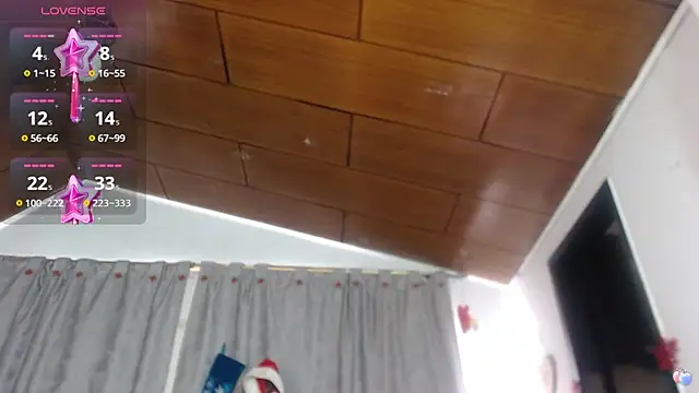 Snapshot of vaness_weet chatting on 12.17.24 vaness weet online show from 12.17.24