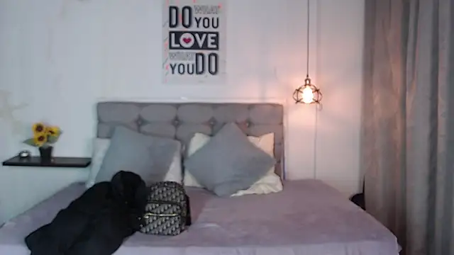 Snapshot of vaness_weet chatting on 01.16.25 vaness weet online show from 01.16.25