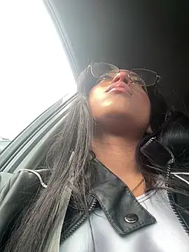 Snapshot of vaness_weet chatting on 01.17.25 vaness weet online show from 01.17.25
