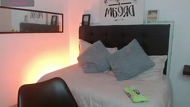 vaness weet online show from 10.10.25