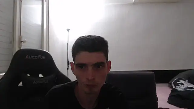 Snapshot of OnlySolovicio chatting on 10.29.25 OnlySolovicio online show from 10.29.25