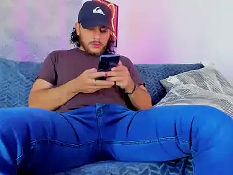 tuyo1995 online show from 11.12.25