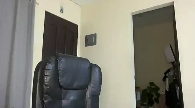 Snapshot of MeganTheRarest chatting on 01.20.25 MeganTheRarest online show from 01.20.25