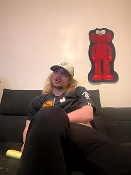 Snapshot of trippyski chatting on 12.08.24 trippyski online show from 12.08.24