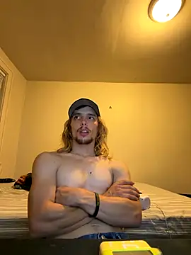 Snapshot of trippyski chatting on 10.20.25 trippyski online show from 10.20.25