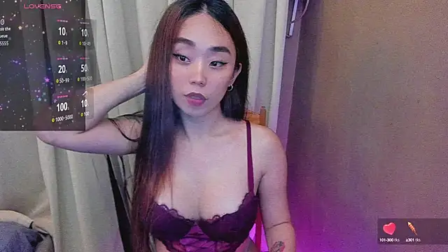 MissAyaCollins online show from 10.04.25