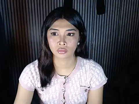 Maria-Moore online show from 10.05.25